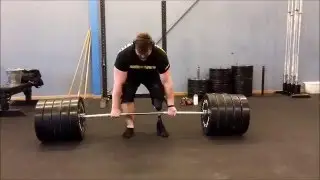 Amputee deadlifting 1 rep x 27 sets 220 kg / 485 Lbs