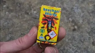 Bouchac&iacute; &Scaron;ňůrky / Banging Strings By Hornet Fireworks (Booby Traps)