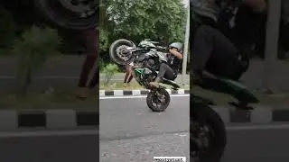Kawasaki Z800 ! Monty Stunts ! Super Bike Fun ! Extreme Stunts ! ✊🏽😱