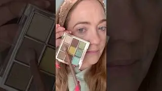 Charlotte Tilbury Beautifying Trend Palette in Emerald Eyes