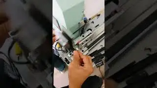 Sticker labeling machine semi automatic flag type cable labels applicator