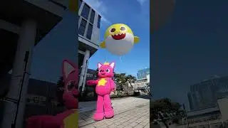 Oh no! Balon Baby Shark terbang!