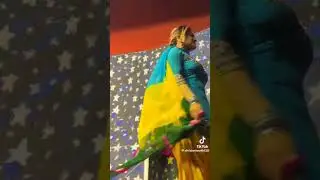 nayab khan stage entry.in capri theater 🎭 gujjrawala