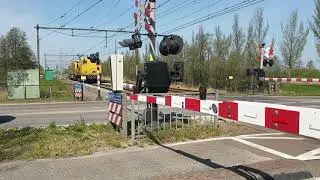 Strukton Anneke 302282 met UFM 120 met toeter door akkrum
