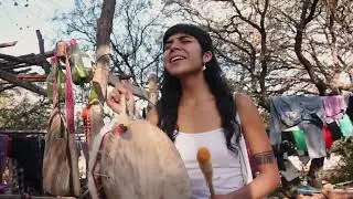 Andrea Mamondes - Llaullina, Italaque, Flor de retama