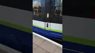 CROYDON TRAM COMING TO THE END OF THE LINE AT ELMERS END 2018