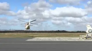 Rettung Emden 79-89-01 am Flugplatz Emden 