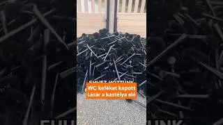 WC kef&eacute;ket kapott aj&aacute;nd&eacute;kba L&aacute;z&aacute;r a kast&eacute;lya el&eacute;