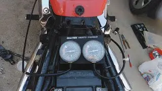 How to sychronize carburetors on a Honda magna VF750C