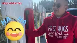 Lần đầu ti&ecirc;n d&ugrave;ng Tesla  Supercharge. Đi Seattle- Boo Festival Music.