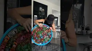 Залил игрушки в смолу &mdash; и теперь дети в восторге!#EpoxyResinTable #KidsTable #MagicalTable #lifestyl