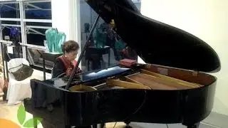 Ingrid Santamaria piano performance (clip) at Museo Orlina