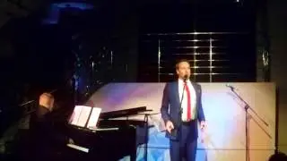 Daniel Koek sings 
