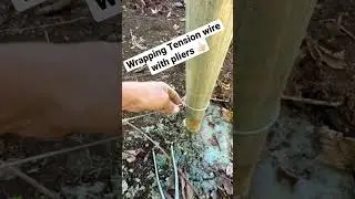 Как обмотать проволоку для натяжения звеньев цепи плоскогубцами ✅ #плоскогубцы #забор #шорты