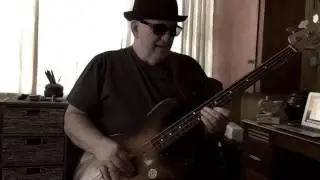 Fretless Jazz bass #JoBroBassGrooveChallenge