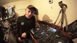 BEGINNER DJ MIXING LESSON BY ELLASKINS THE DJ TUTOR GET THE PHASE SOUND