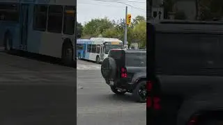 YRT 2022 XD40 #2235 Not In Service and 2007 D40LF #724 Yonge and Doncaster