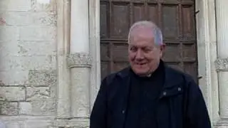 Galatina. Api in Piazza San Pietro sotto il palco dei comizi. Intervista a Gino Vantaggiato