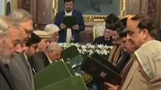 KP caretaker cabinet members takes oath in Governor&rsquo;s House .