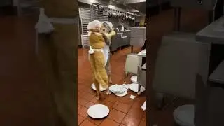 Опять с другом на работе🤦&zwj;♂️🍽️#ZalipAI #shorts #viralshorts #wow #trending