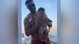 Milan si Carla inoata in piscina din Dubai!
