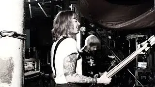 Atom Atom - Warten auf'n Bus (Rehearsal Room Recording)