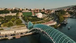 Тбилиси, Грузия в 4K &mdash; пролёт над Старым городом | DJI Mini 4 Pro