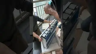 A 2000W laser welding machine was used to weld large blade batteries.