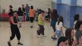 גוונים ריקוד מעגל - בחוג של מירי אקוני
