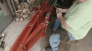 Straightening  motorcycle lift leg