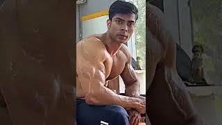 Very hot muscular man 💪 Gym workout Video #hunk #bodybuilding #abworkout