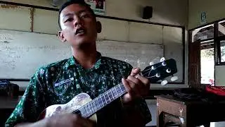 Mainan ukulele senar 3 pas jam Sekolah 🎻  #ukulelecover #viralvideos #fypyoutube #jalananindonesia 