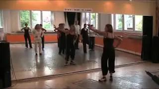 Manu Collins unterrichtet Steptanz- warm up Fortgeschritten -Tap-Ahead Studio F&uuml;rth