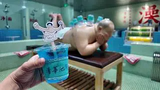 Eating the Most Unique Bathhouse Cafe in China