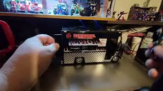 Jada 1/24 scale (black) DEADPOOL TACO TRUCK/FIGURE