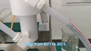 Reflux device for centrifugal solvent extractor