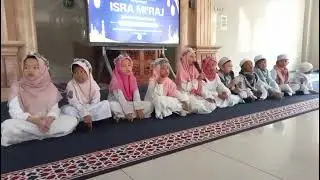Penampilan Surat An Naziat 1-46 kelas 1 SD