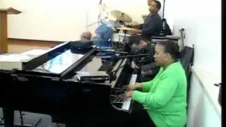 We fall down but we get up - Instrumental