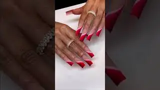 💔  #splashxo #rednails #christmasnails #nailgram #nail2inspire #nailsoftoday #naildaily #nudeshades
