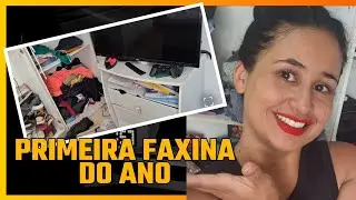 Nossa PRIMEIRA FAXINA DO ANO/ joguei muita coisa fora🏠