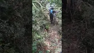 Gowes nyari penyakit tim pojok adventure @ KTH LB puncak