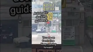 B747 -Marshaller Vs Automatic docking