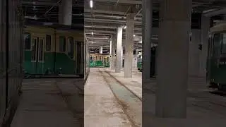 Ruskeasuon raitiovaunuvarikolla. At the Ruskeasuo tram depot.#tramdepot #ruskeasuo #tramhall #sp&aring;ra
