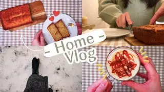 [SUB] Snowing in London ❄️  Baking Banana Loaf and Making Caramel Macchiato | Home Vlog