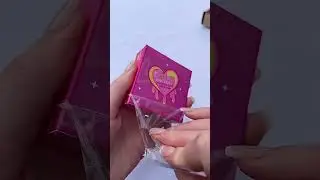 Vibrant pink honey bronzer for glow