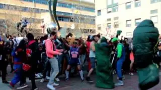 Queen Mary does the Harlem Shake