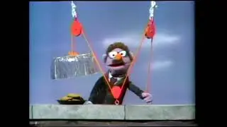 Sesame Street: Herbert Birdsfoot and Cookie Monster-Herbert's Mighty Monster Puzzle