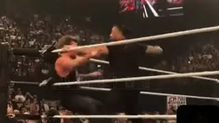 Роман Рейнс уничтожил CM Punk вне эфира после WWE RAW & SMACKDOWN