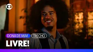 Ryan sai da cadeia e é recebi com festa na casa de Leo! | Dona de Mim | TV Globo