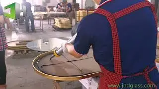 Assembly process of decorative mirror